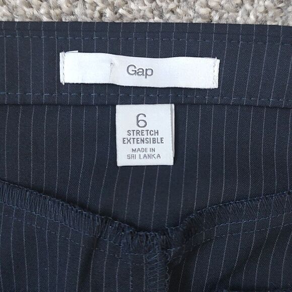 Like New Gap Size 6‎ Stretch Navy Pinstripe Pencil Skirt - Picture 6 of 7
